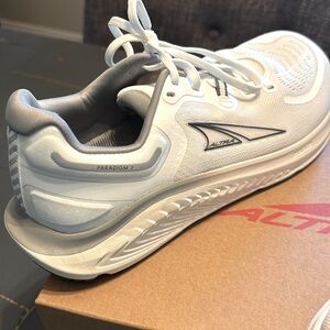 Altra Paradigm White Gray Athletic Shoes